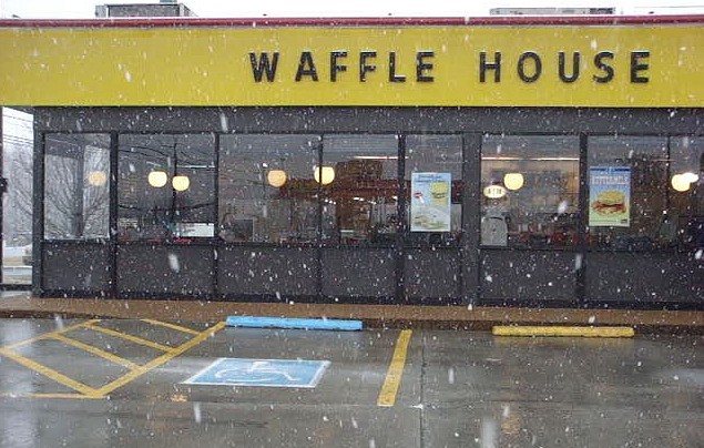 waffle-house-snow-deixe a neve cair