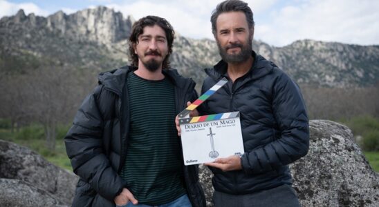 O DIÁRIO DE UM MAGO. Johnny Massaro as Paulo, Rodrigo Santoro as Petrus in O Diário de Um Mago. Cr. Marcelo Maragni/Netflix © 2026